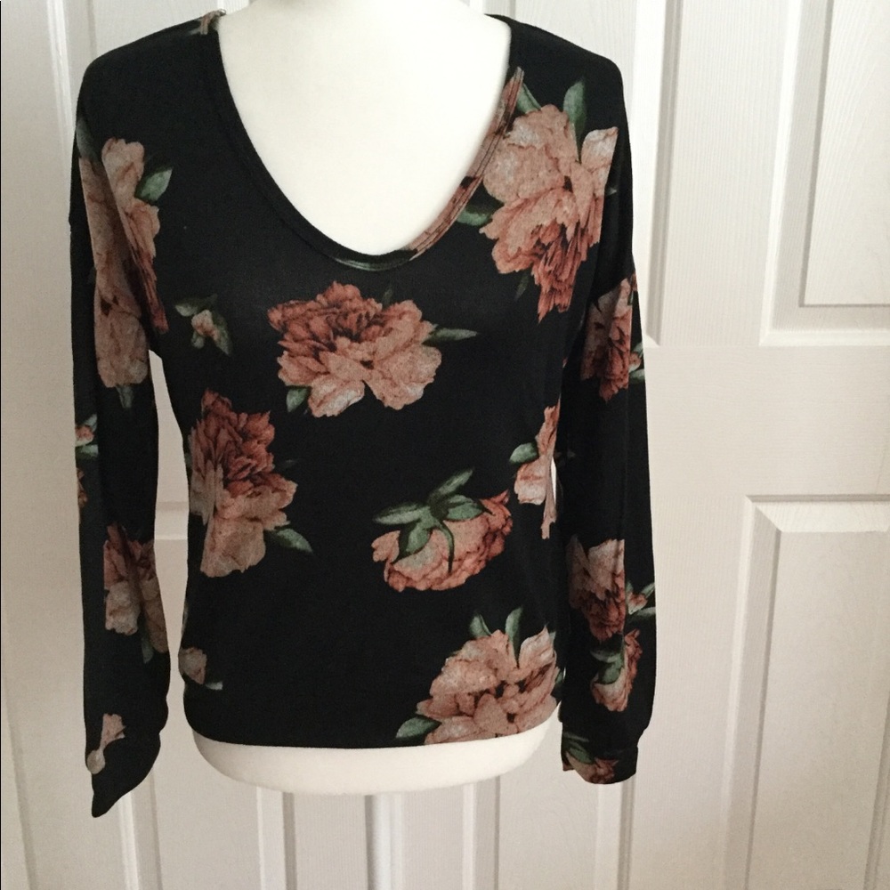 💔50% Off💔 Available by Angela Long Sleeve Floral - Picture 4 of 8